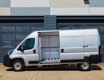 Peugeot E-Boxer Van L3H2 [UK-spec] '2024–pr.