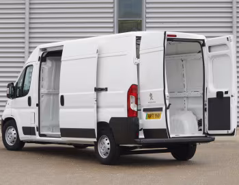 Peugeot e-Boxer Van L3H2 [UK-spec] '2021–23