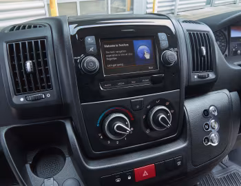 Intérieur Peugeot e-Boxer Van L3H2 [UK-spec] '2021–23