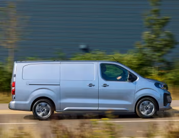 Peugeot E-Expert Van XL [UK-spec] '2024–pr.