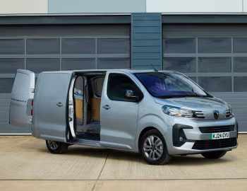 Peugeot E-Expert Van XL [UK-spec] '2024–pr.