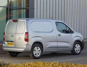 Peugeot e-Partner [UK-spec] '2021–24