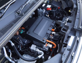 Under The Hood Peugeot e-Partner [UK-spec] '2021–24
