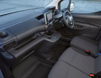 Interior Peugeot e-Partner [UK-spec] '2021–24
