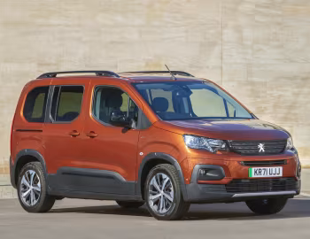 Peugeot e-Rifter GT [UK-spec] '2022–23