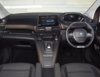 Front Panel Peugeot e-Rifter GT [UK-spec] '2022–23