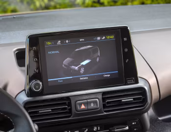 Interior Peugeot e-Rifter GT [Worldwide] '2021–23
