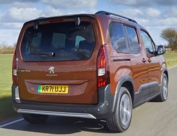 Peugeot e-Rifter GT [UK-spec] '2022–23