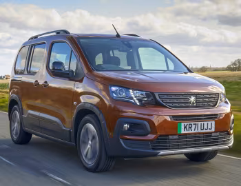 Peugeot e-Rifter GT [UK-spec] '2022–23
