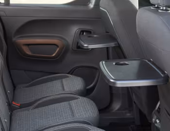 Interior Peugeot e-Rifter GT [UK-spec] '2022–23