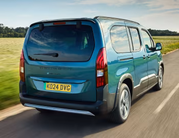 Peugeot e-Rifter GT Long [UK-spec] '2024–pr.