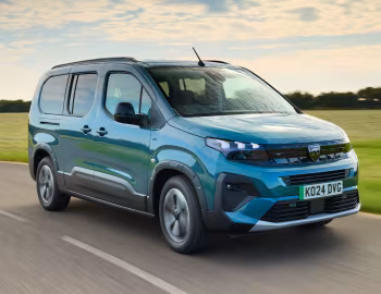 Peugeot e-Rifter GT Long [UK-spec] '2024–pr.