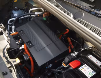 Sob o capô Peugeot e-Rifter Long [UK-spec] '2022–24