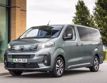 Peugeot e-Traveller long [UK-spec] '2024–pr.
