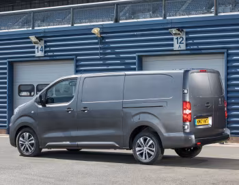 Peugeot Expert Long [UK-spec] '2017–24