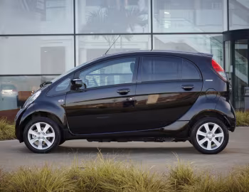 Peugeot iOn [UK-spec] '2010–19