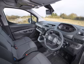 Interior Peugeot Partner [UK-spec] '2018–24