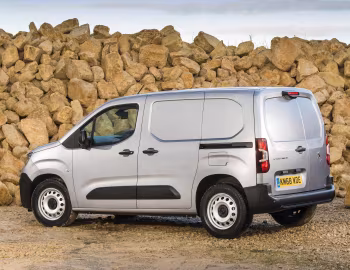 Peugeot Partner [UK-spec] '2018–24