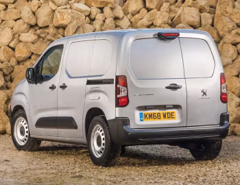 Peugeot Partner [UK-spec] '2018–24