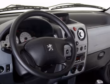 Front Panel Peugeot Partner Escapade [Brazil] '2010–18