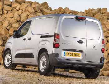 Peugeot Partner [UK-spec] '2018–24