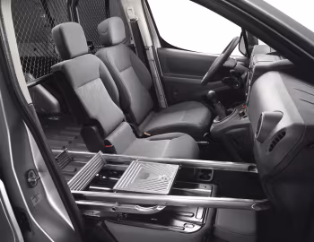 Інтер'єр Peugeot Partner Combi '2012–15