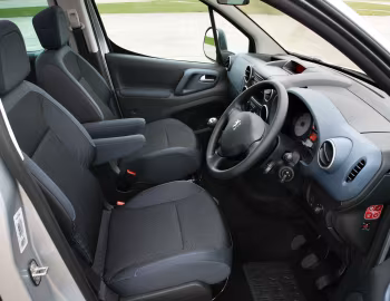 Interior Peugeot Partner Tepee [UK-spec] '2008–12