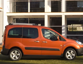 Peugeot Partner Tepee Outdoor '2008–12
