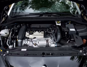 Sob o capô Peugeot RCZ [Japan] '06.2013–12.2016