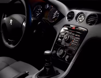 Інтер'єр Peugeot RCZ [Worldwide] '2009–12