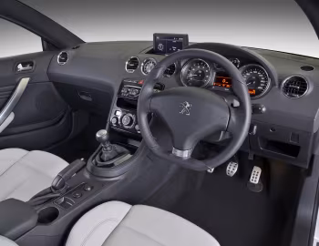 Interior Peugeot RCZ [South Africa] '2013–15