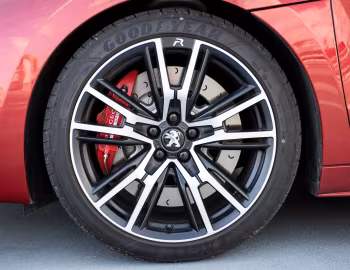 Peugeot RCZ R [Japan] '06.2013–12.2016