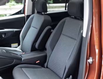 Interior Peugeot Rifter [Japan] '2019–24