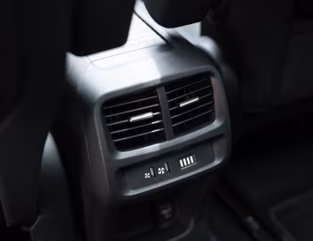 Interior Peugeot Rifter [Japan] '2019–24