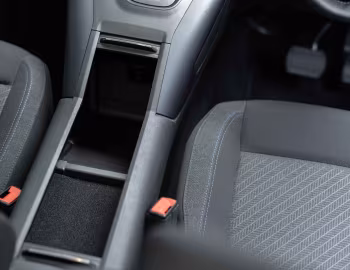 Interior Peugeot Rifter [Japan] '2019–24