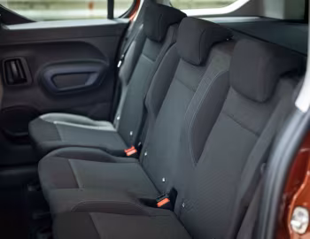 Interior Peugeot Rifter [Japan] '2019–24