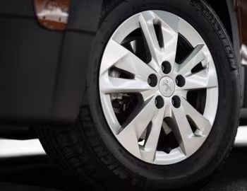 Peugeot Rifter [Japan] '2019–24