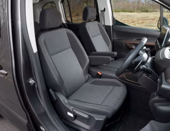 Interior Peugeot Rifter GT Line [Japan] '2020–24
