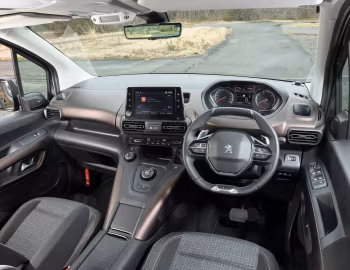 Front Panel Peugeot Rifter GT Line [Japan] '2020–24