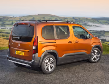 Peugeot Rifter GT Line [UK-spec] '2018–24