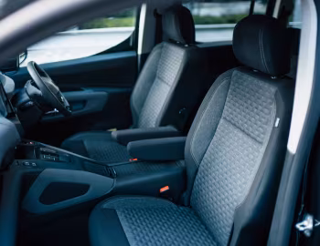 Інтер'єр Peugeot Rifter GT Long [Japan] '2024–н.ч.
