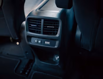 Interior Peugeot Rifter GT Long [Japan] '2023–24