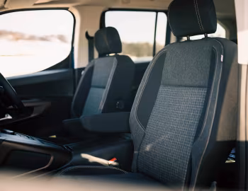 Interior Peugeot Rifter GT Long [Japan] '2023–24