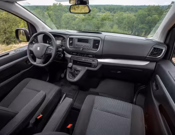 Інтер'єр Peugeot Traveller 4×4 [CIS] '2019–22