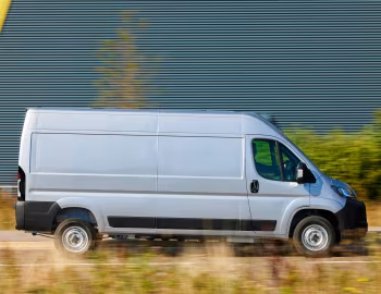 Peugeot E-Boxer Van L3H2 [UK-spec] '2024–pr.