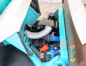 Sous la capuche 1964 Piaggio Ape 175 Calessino