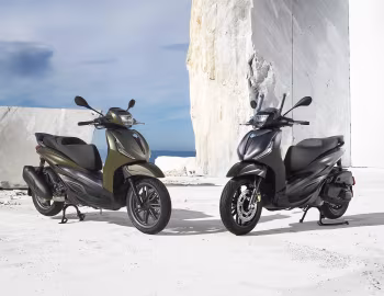 Piaggio Beverly S 300 hpe, Piaggio Beverly 400 hpe Deep Black