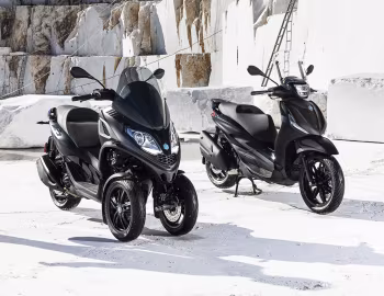 Piaggio MP3 300 hpe Deep Black, Piaggio Beverly 400 hpe Deep Black