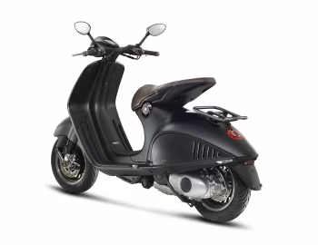 Vespa 946 "Emporio Armani" '2015