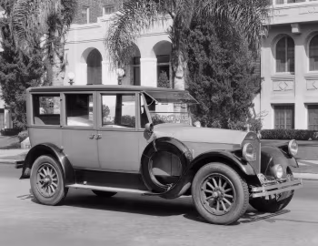1924 Pierce-Arrow Model 33 Ambulance